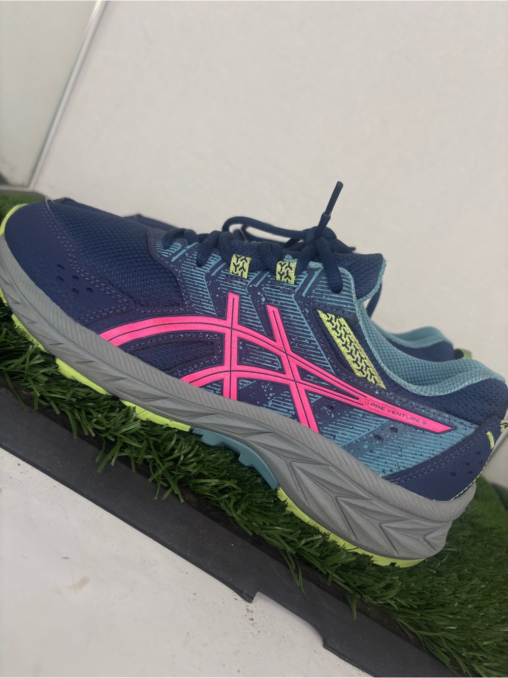 ASICS Gel Venture Women’s Trail Running Shoes Blue Pink Mint Size 6